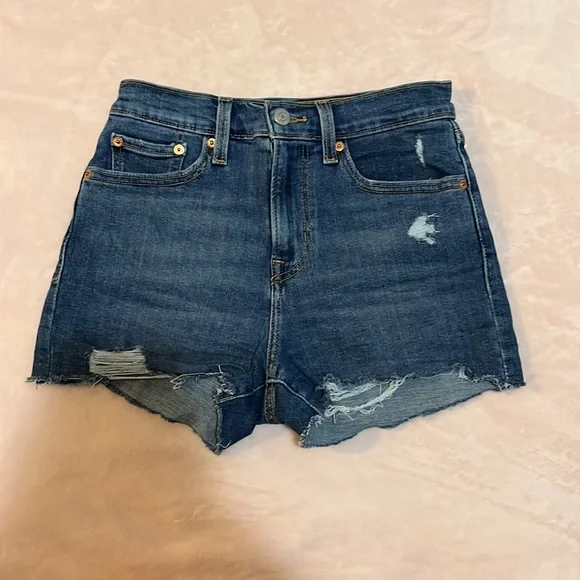 Levi jean shorts - Picture 4 of 5